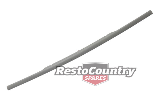 Bumper Bar Moulding Centre VL Commodore Sedan Rear - 92025842