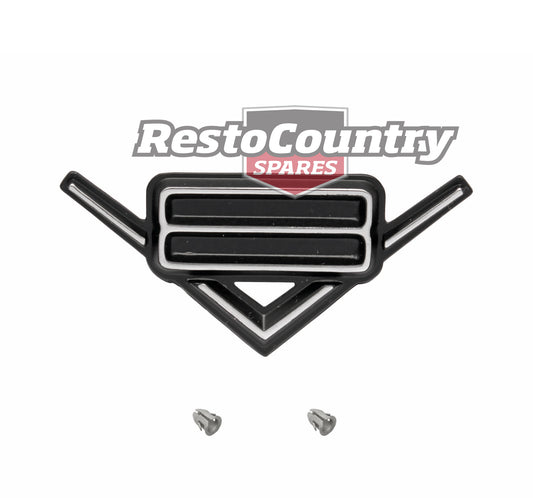 Badge "V8" Boot Tailgate HQ - B1017