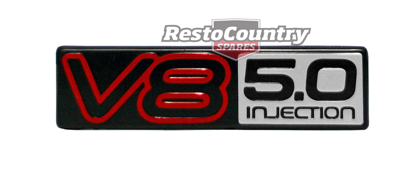 Badge "V8 5.0 Injection" VN Boot (Red Black & Silv) - B1088